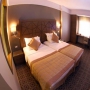  The Madison Hotel: Suite room
